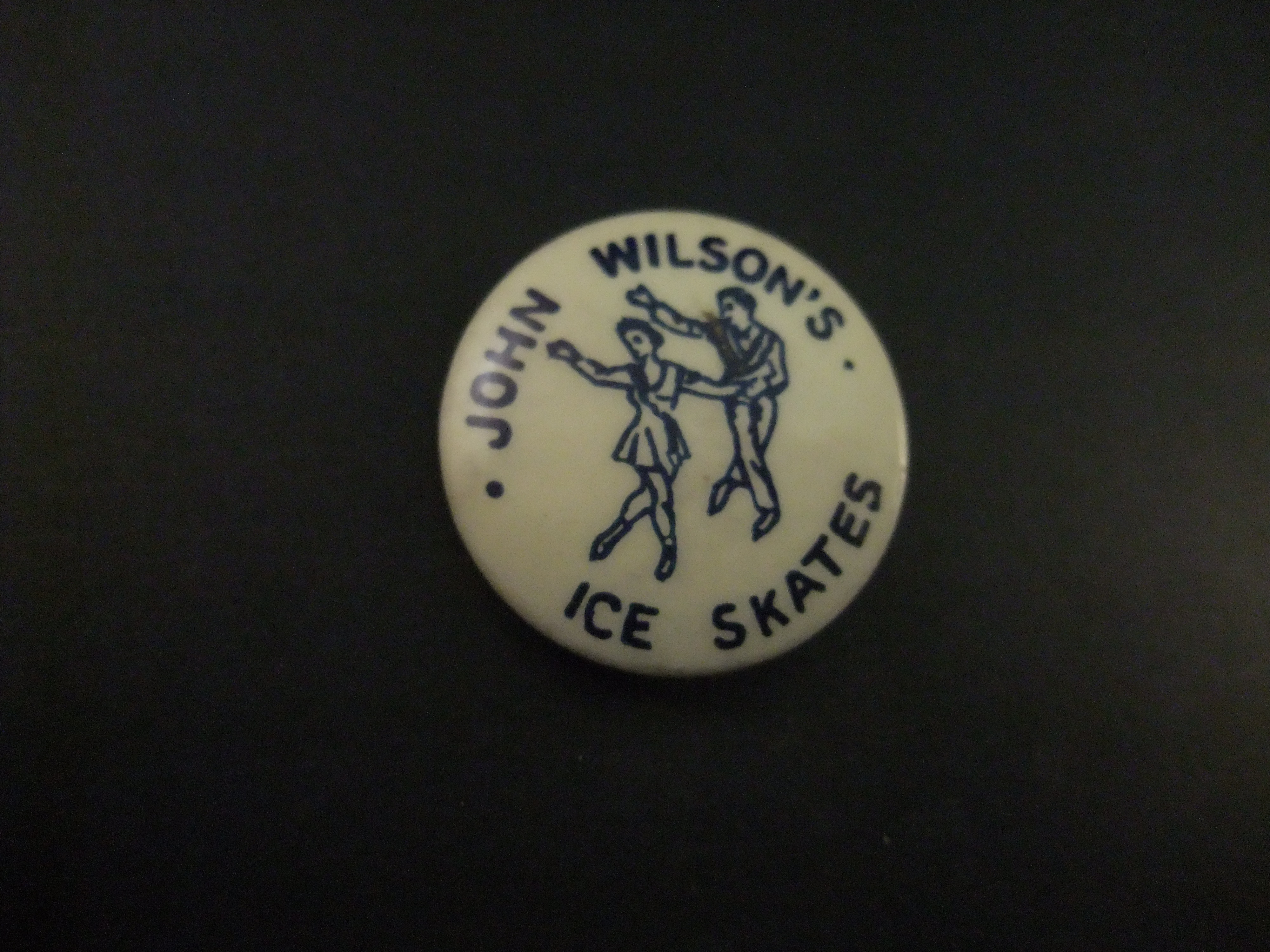John Wilson ice skating Engeland ( ontwerp, de ontwikkeling, de productie en de verkoop van kunstschaatsen)